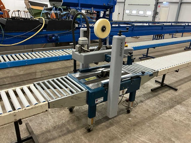 2005 robopac startape 50 tbd dozensluitmachine met rollenbaan - afbeelding 6 van  11