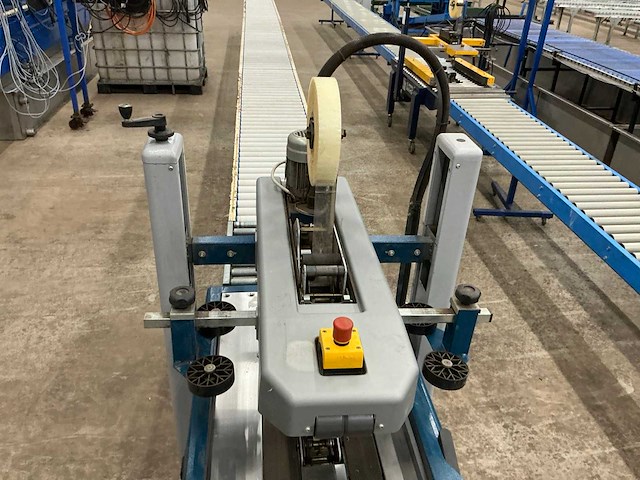 2005 robopac startape 50 tbd dozensluitmachine met rollenbaan - afbeelding 9 van  11