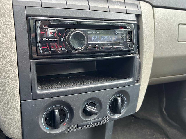 2005 skoda fabia 1.4-16v ambiente personenauto - afbeelding 2 van  2