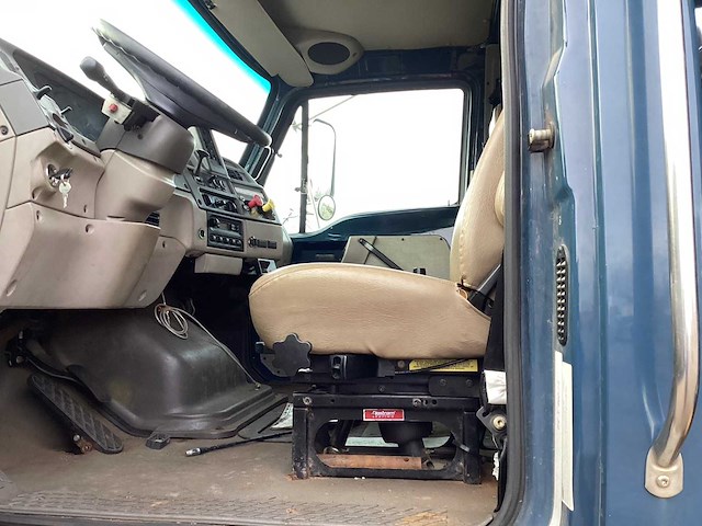 2005 sterling lt 9500 vrachtwagen - afbeelding 3 van  14