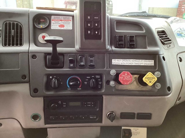 2005 sterling lt 9500 vrachtwagen - afbeelding 1 van  14