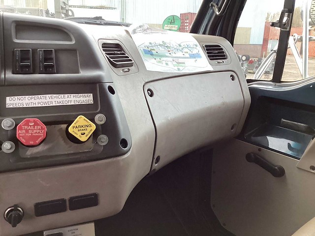 2005 sterling lt 9500 vrachtwagen - afbeelding 7 van  14