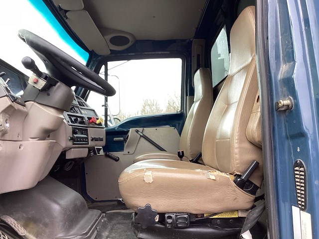 2005 sterling lt 9500 vrachtwagen - afbeelding 13 van  18