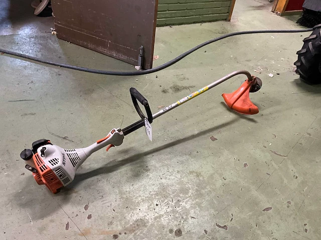 2005 stihl fs 38 bosmaaier - afbeelding 1 van  6