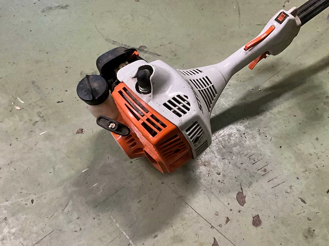 2005 stihl fs 38 bosmaaier - afbeelding 2 van  6