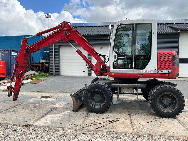 2005 takeuchi tb175w banden graafmachine - afbeelding 11 van  11