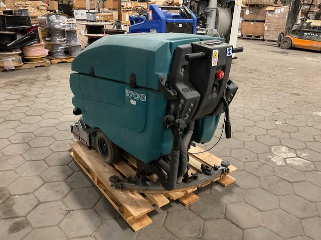 2005 tennant 5700 es vloerreiniger - afbeelding 8 van  10