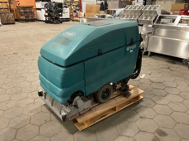 2005 tennant 5700 es vloerreiniger - afbeelding 1 van  10
