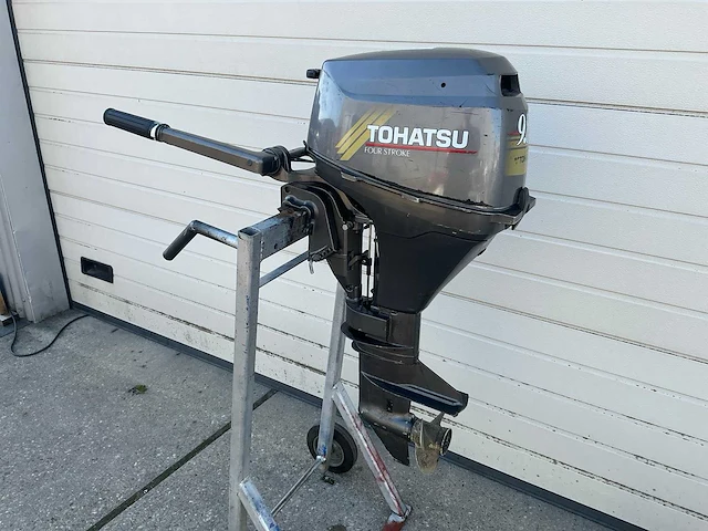2005 tohatsu 9.8 pk 4 takt kortstaart buitenboordmotor - afbeelding 1 van  8