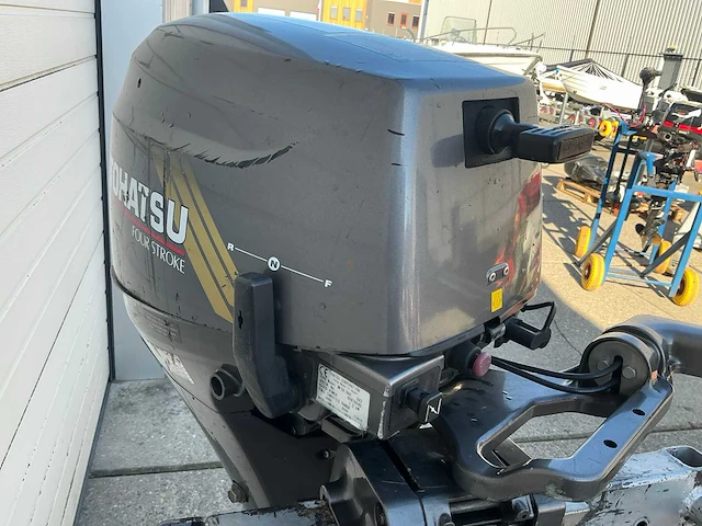 2005 tohatsu 9.8 pk 4 takt kortstaart buitenboordmotor - afbeelding 5 van  8