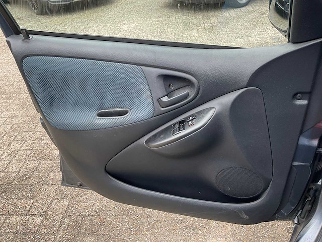 2005 toyota yaris 1.3 vvt-i s-line personenauto - afbeelding 10 van  20
