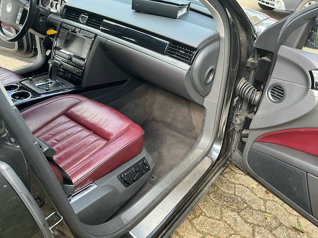 2005 volkswagen phaeton 4.2 v8 5p. personenauto - afbeelding 18 van  31
