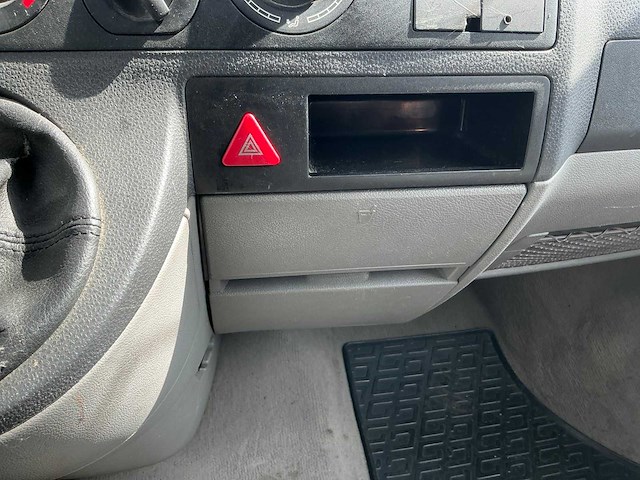2005 volkswagen transporter 2.5 tdi 300 bedrijfswagen - afbeelding 17 van  46