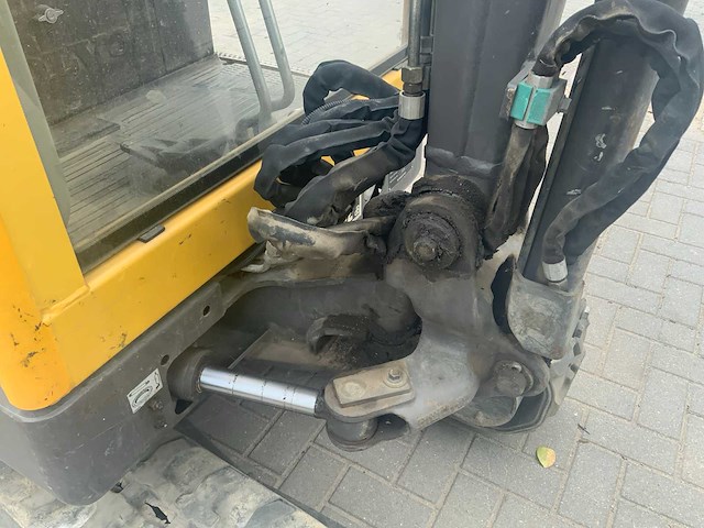 2005 volvo ec15b xr minigraafmachine met cw05 snelwissel en 3 graafbakken - afbeelding 11 van  33