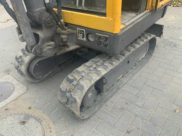 2005 volvo ec15b xr minigraafmachine met cw05 snelwissel en 3 graafbakken - afbeelding 16 van  33