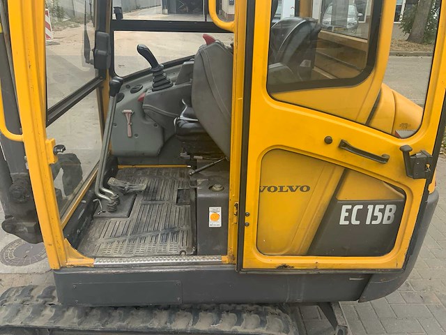 2005 volvo ec15b xr minigraafmachine met cw05 snelwissel en 3 graafbakken - afbeelding 17 van  33