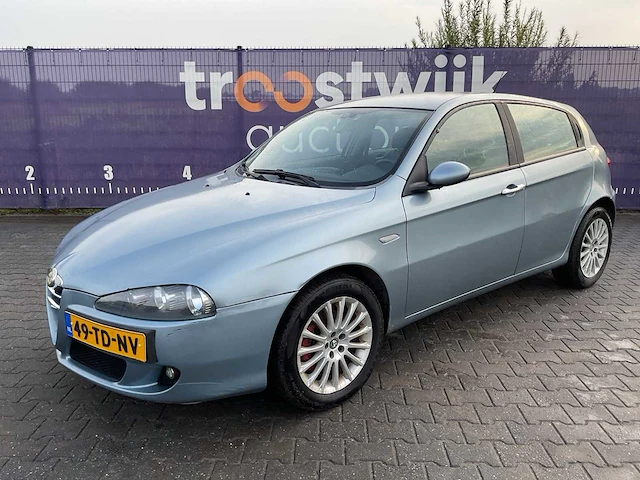 2006 - alfa romeo - 147 - 1.6 ts vel. collez. - personenauto - afbeelding 1 van  11