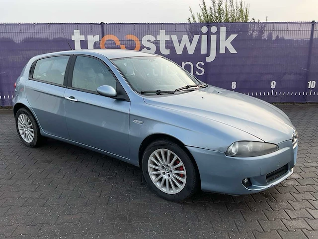 2006 - alfa romeo - 147 - 1.6 ts vel. collez. - personenauto - afbeelding 4 van  11