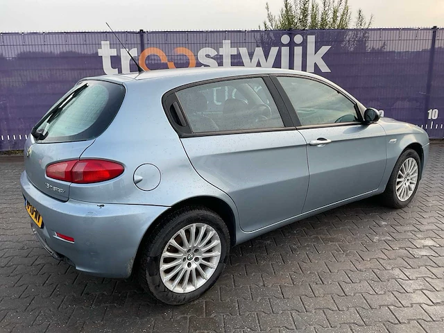 2006 - alfa romeo - 147 - 1.6 ts vel. collez. - personenauto - afbeelding 6 van  11