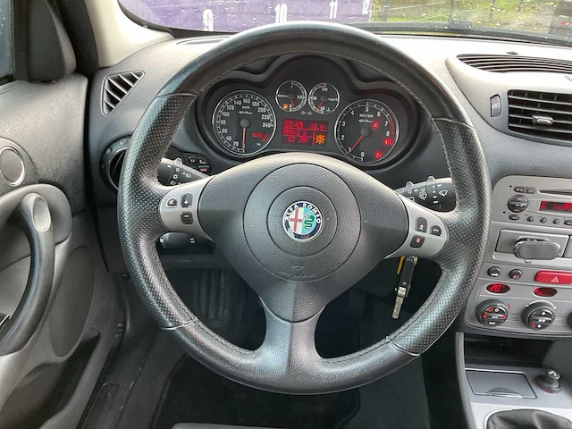 2006 - alfa romeo - 147 - 1.6 ts vel. collez. - personenauto - afbeelding 11 van  11