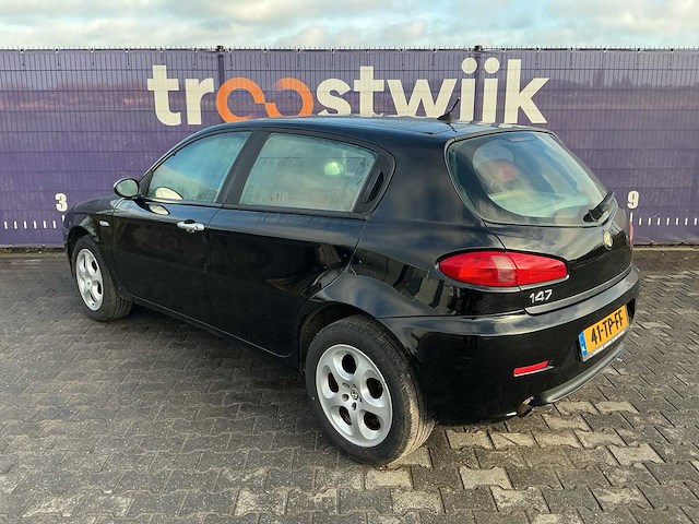 2006 - alfa romeo - 147 - 2.0 ts distinctive - personenauto - afbeelding 3 van  12