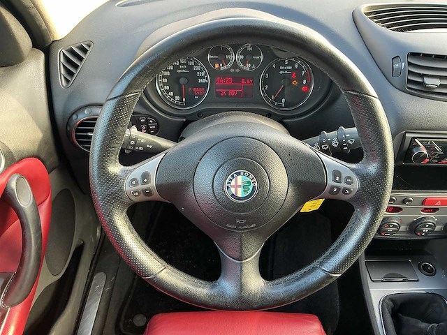 2006 - alfa romeo - 147 - 2.0 ts distinctive - personenauto - afbeelding 9 van  12