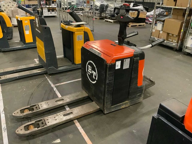 2006 - bt - lpe240 / m - orderpicker - afbeelding 1 van  8