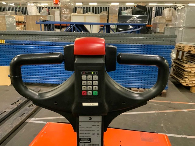 2006 - bt - lpe240 / m - orderpicker - afbeelding 5 van  8