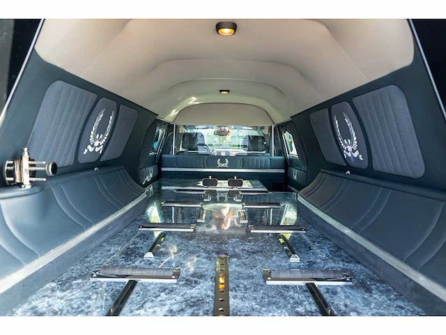 2006 - cadillac - cadillac deville - rouwwagen - car - afbeelding 4 van  26
