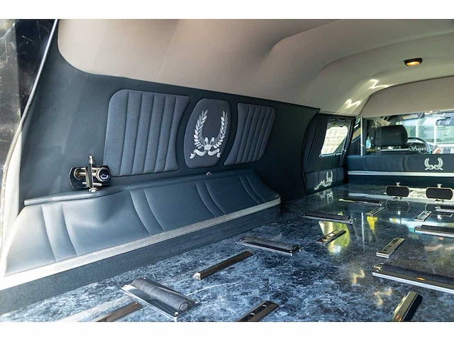 2006 - cadillac - cadillac deville - rouwwagen - car - afbeelding 5 van  26