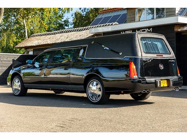 2006 - cadillac - cadillac deville - rouwwagen - car - afbeelding 12 van  26