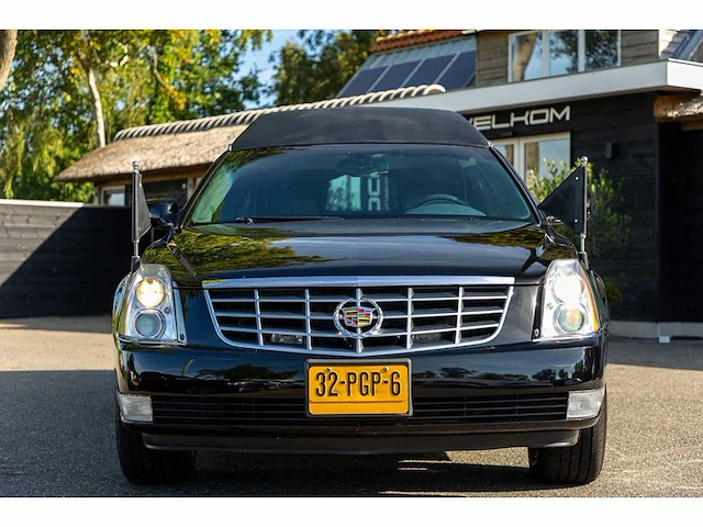 2006 - cadillac - cadillac deville - rouwwagen - car - afbeelding 21 van  26