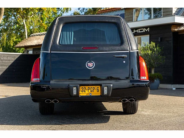 2006 - cadillac - cadillac deville - rouwwagen - car - afbeelding 25 van  26