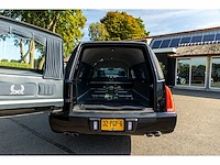 2006 - cadillac - cadillac deville - rouwwagen - car - afbeelding 26 van  26