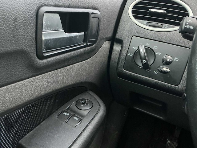 2006 - ford - focus wagon - 1.6-16v futura - personenauto - afbeelding 12 van  14