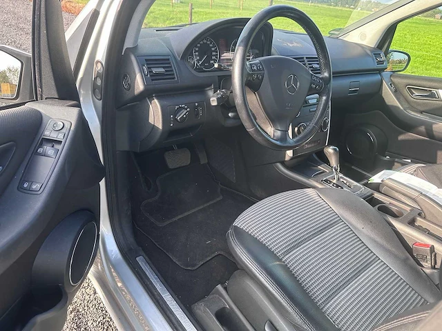 2006 - mercedes-benz - a-klasse - 200 automaat avantgarde - 13-xgh-2 - afbeelding 17 van  19