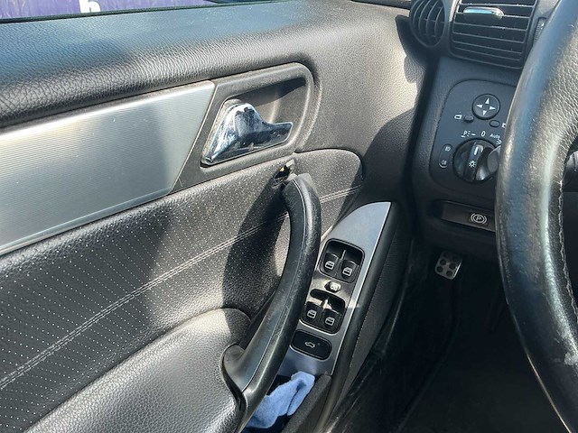 2006 - mercedes-benz - c-klasse - 180 k. avantgarde - personenauto - afbeelding 7 van  9