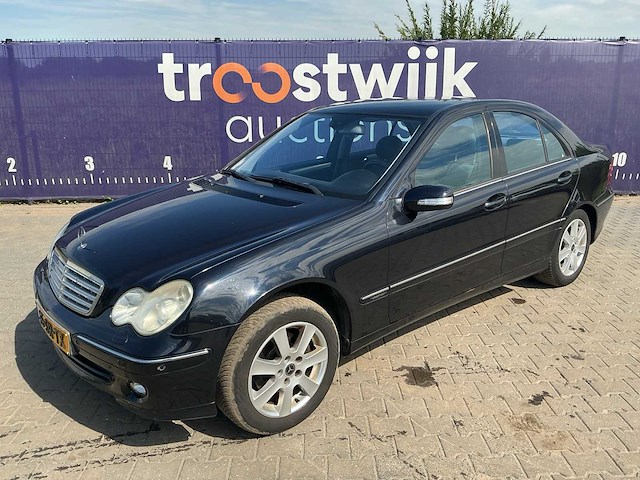 2006 - mercedes-benz - c-klasse - 180 k. avantgarde - personenauto - afbeelding 1 van  9