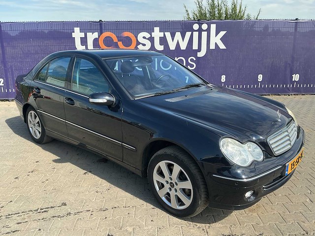 2006 - mercedes-benz - c-klasse - 180 k. avantgarde - personenauto - afbeelding 2 van  9