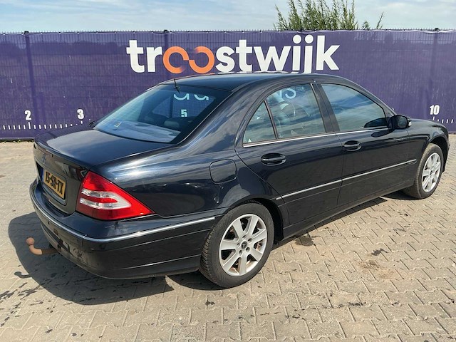 2006 - mercedes-benz - c-klasse - 180 k. avantgarde - personenauto - afbeelding 4 van  9