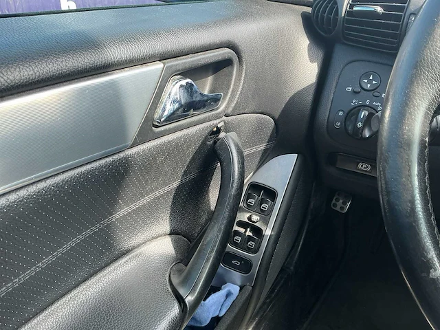 2006 - mercedes-benz - c-klasse - 180 k. avantgarde - personenauto - afbeelding 2 van  12