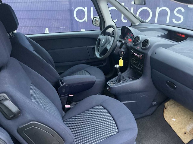 2006 - peugeot - 1007 - 1.4 urban - personenauto - afbeelding 13 van  15