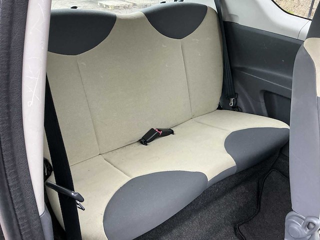 2006 - peugeot - 107 - 1.0-12v xr - personenauto - afbeelding 5 van  8