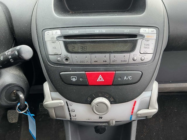 2006 - peugeot - 107 - 1.0-12v xs - personenauto - afbeelding 10 van  11