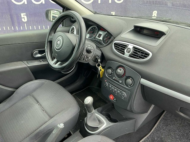 2006 - renault - clio - 1.2-16v team spirit - personenauto - afbeelding 10 van  12