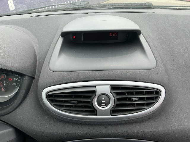 2006 - renault - clio - 1.2-16v team spirit - personenauto - afbeelding 12 van  12