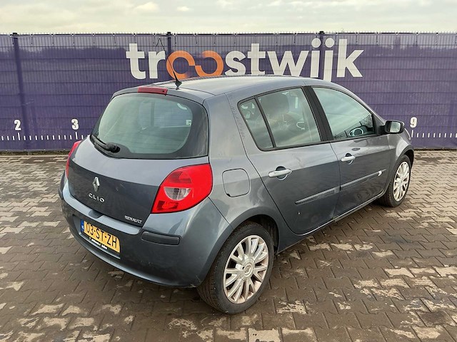 2006 - renault - clio - 1.4-16v dynam.luxe - personenauto - afbeelding 8 van  13