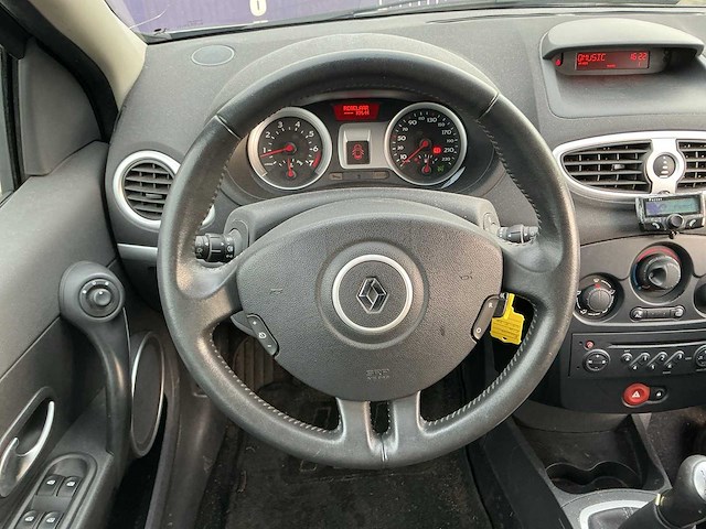 2006 - renault - clio - 1.4-16v dynam.luxe - personenauto - afbeelding 11 van  13