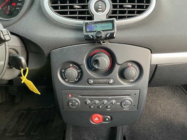 2006 - renault - clio - 1.4-16v dynam.luxe - personenauto - afbeelding 12 van  13