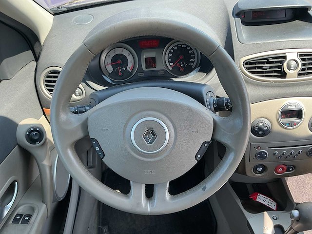 2006 - renault - clio - 1.6-16v initiale - personenauto - afbeelding 12 van  12